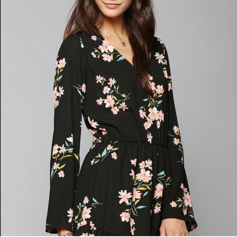 Pins and Needle Floral Romper Urban Outfitters bell sleeves and keyhole back